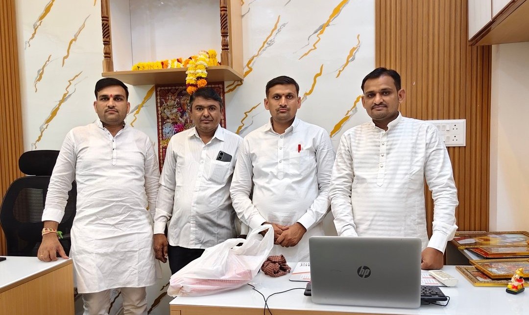 Mahesh Dewasi with the Shivam Wooden Furniture team at their Talegaon Dabhade workshop office